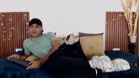 Zander online show from December 24, 2:12 pm