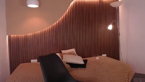 Zander online show from February 25, 6:20 pm