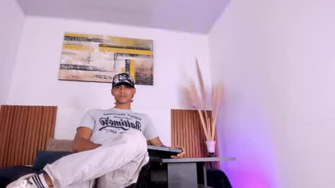 Zander online show from November 11, 1:44 pm