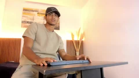 Zander online show from April 24, 12:51 pm