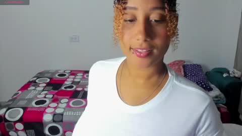 Snapshot of zandra_kiman chatting on April 14, 5:13 am Zandra online show from April 14, 5:13 am