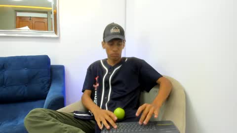 Snapshot of zane_belville chatting on May 8, 11:26 am Zane Belville online show from May 8, 11:26 am