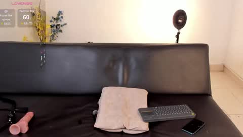 Snapshot of zane_lux chatting on May 13, 4:48 pm Zane Lux online show from May 13, 4:48 pm