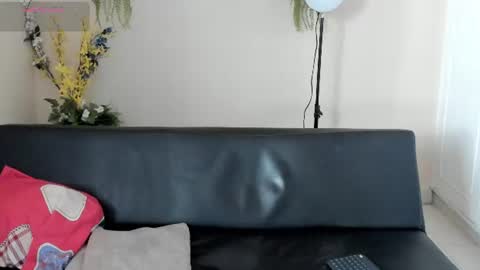 Snapshot of zane_lux chatting on June 10, 2:16 pm Zane Lux online show from June 10, 2:16 pm