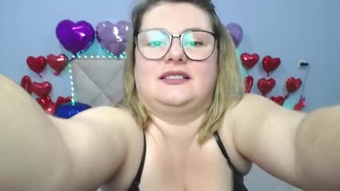 zannadreil online show from February 24, 5:11 am