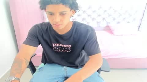 zanxley_ online show from January 28, 3:57 pm