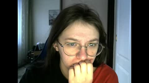 Snapshot of zara_golden chatting on December 10, 3:30 am chaturcum online show from December 10, 3:30 am