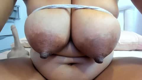 Snapshot of zara_lopez chatting on June 4, 7:20 pm zara lopez online show from June 4, 7:20 pm