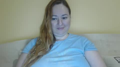 Snapshot of zara_red chatting on May 9, 8:19 am Kate. if im not here im here foxy red333 online show from May 9, 8:19 am