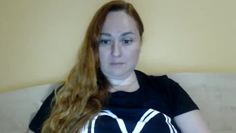 Snapshot of zara_red chatting on June 4, 1:50 pm Kate. if im not here im here foxy red333 online show from June 4, 1:50 pm