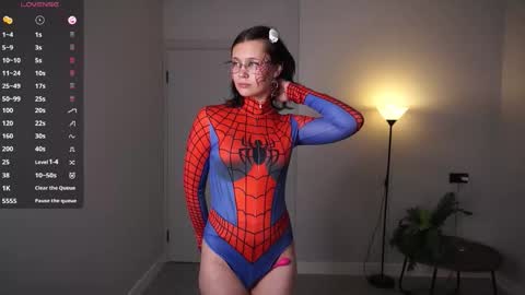 Criss  online show from February 5, 7:40 pm