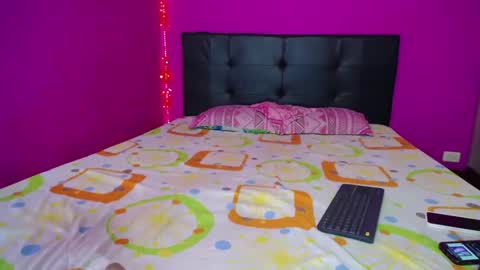 Snapshot of zara_tattoox chatting on January 8, 8:27 am ZARA ANYELINA online show from January 8, 8:27 am