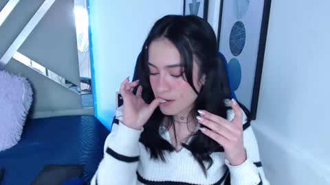 Snapshot of zaradames_ chatting on December 20, 4:20 am zaradames_ online show from December 20, 4:20 am