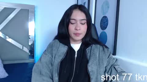Snapshot of zaradames_ chatting on January 6, 4:04 am zaradames_ online show from January 6, 4:04 am