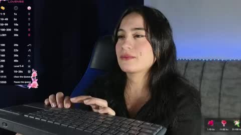 Snapshot of zaradames_ chatting on May 26, 2:29 am zaradames_ online show from May 26, 2:29 am