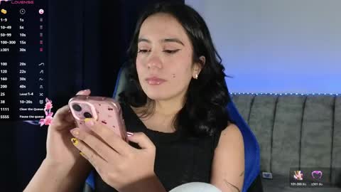 Snapshot of zaradames_ chatting on June 4, 5:02 am zaradames_ online show from June 4, 5:02 am