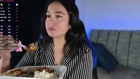 Snapshot of zaradames_ chatting on June 11, 4:54 am zaradames_ online show from June 11, 4:54 am