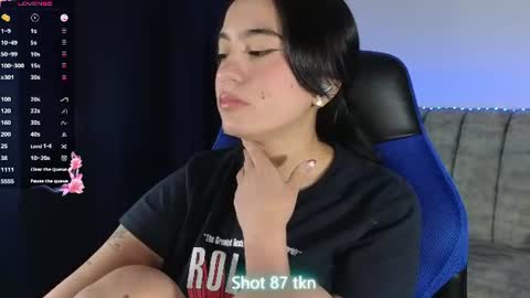 Snapshot of zaradames_ chatting on July 1, 2:02 am zaradames_ online show from July 1, 2:02 am