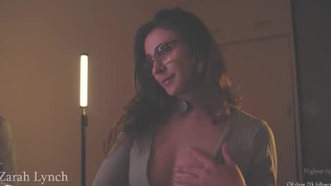 Snapshot of zarahlynch chatting on February 11, 1:54 am Miss Lynch Next show 2911 online show from February 11, 1:54 am