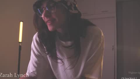 Snapshot of zarahlynch chatting on February 28, 12:55 am Miss Lynch Next show 2911 online show from February 28, 12:55 am