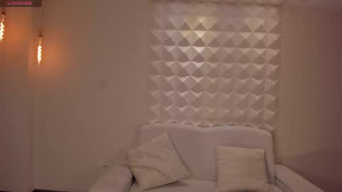 Snapshot of zarakafruni chatting on May 6, 8:36 pm Zara online show from May 6, 8:36 pm