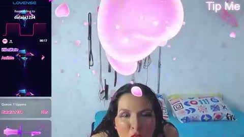 Snapshot of zaraluxx chatting on August 1, 1:16 am zaraluxx online show from August 1, 1:16 am