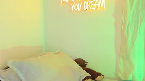   online show from January 31, 9:16 pm