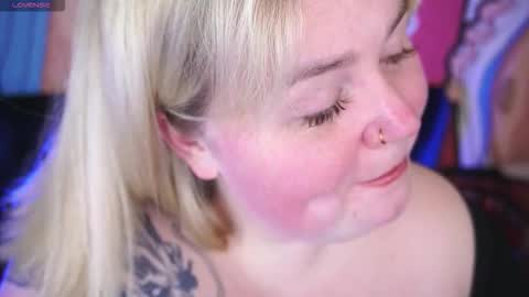 Lola online show from February 10, 8:57 pm