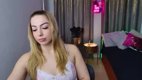 Snapshot of zarasplayground chatting on November 29, 10:18 am zarasplayground online show from November 29, 10:18 am