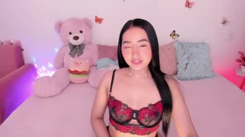 Snapshot of zaratorres_ chatting on May 22, 10:43 am Zara online show from May 22, 10:43 am