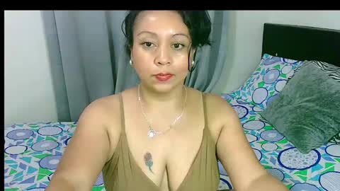 Snapshot of zaray_45bella chatting on January 23, 1:19 am zaray online show from January 23, 1:19 am