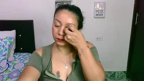 Snapshot of zaray_45bella chatting on February 23, 1:13 am zaray online show from February 23, 1:13 am