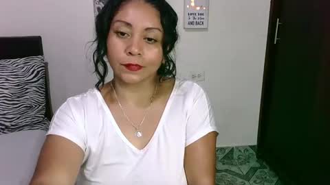Snapshot of zaray_45bella chatting on March 6, 1:58 am zaray online show from March 6, 1:58 am