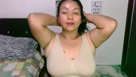 Snapshot of zaray_45bella chatting on September 13, 12:10 am zaray online show from September 13, 12:10 am