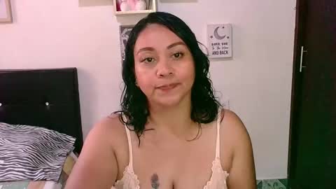 Snapshot of zaray_45bella chatting on September 17, 9:38 pm zaray online show from September 17, 9:38 pm