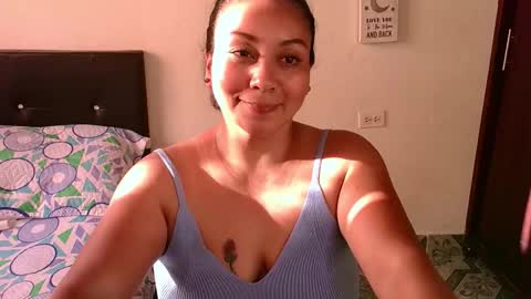 Snapshot of zaray_45bella chatting on October 14, 9:37 pm zaray online show from October 14, 9:37 pm