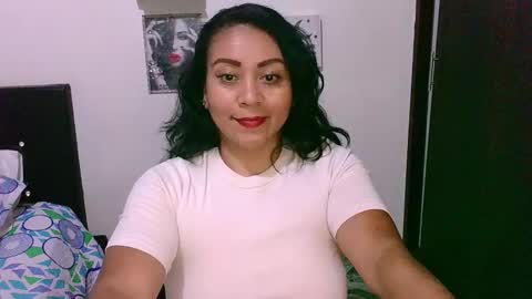 Snapshot of zaray_45bella chatting on October 17, 9:50 pm zaray online show from October 17, 9:50 pm