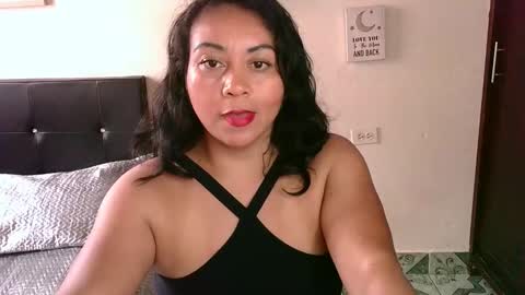 Snapshot of zaray_45bella chatting on December 17, 3:40 pm zaray online show from December 17, 3:40 pm