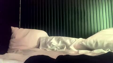 Snapshot of zarayaa_v chatting on May 16, 6:43 am zarayaa_v online show from May 16, 6:43 am