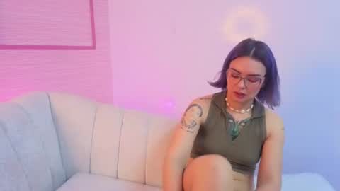 Isabella online show from June 18, 2:21 pm