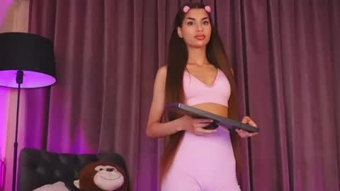 Snapshot of zariaavera chatting on May 28, 9:23 pm zariaavera online show from May 28, 9:23 pm