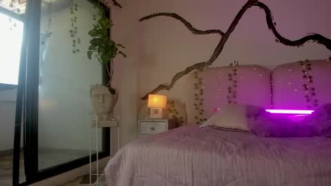 Zarina Waynne online show from November 16, 8:25 pm