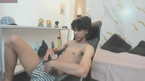 Snapshot of zayn_fox32 chatting on May 7, 7:30 pm Zayn online show from May 7, 7:30 pm