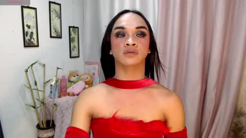 Snapshot of zaynelustts chatting on December 15, 12:53 pm zaynelustts online show from December 15, 12:53 pm