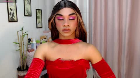 Snapshot of zaynelustts chatting on December 17, 8:53 am zaynelustts online show from December 17, 8:53 am