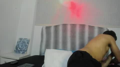 Snapshot of zaynmoretti chatting on June 17, 1:56 pm zaynmoretti online show from June 17, 1:56 pm