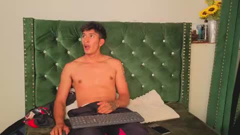 Snapshot of zaynmoretti chatting on June 29, 4:51 pm zaynmoretti online show from June 29, 4:51 pm