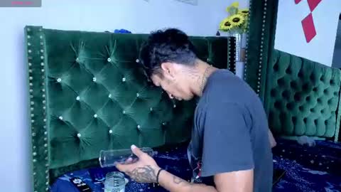 Snapshot of zaynmoretti chatting on July 12, 3:30 am zaynmoretti online show from July 12, 3:30 am