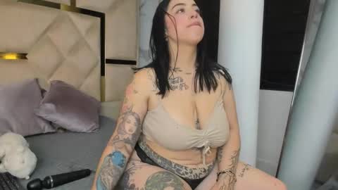 Zayra online show from April 30, 3:40 pm