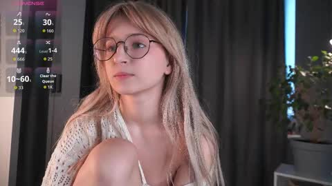 Snapshot of zegoi chatting on October 24, 1:07 pm Avi online show from October 24, 1:07 pm